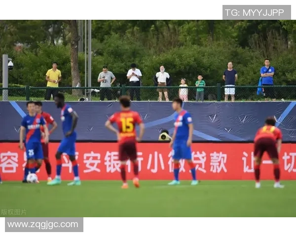 杭州羽毛球队防反战术解析与热点动态深度剖析 杭州羽毛球队防反战术解析与热点动态深度剖析